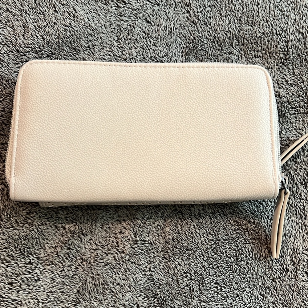 Jessica Simpson Wallet - Picture 6 of 6
